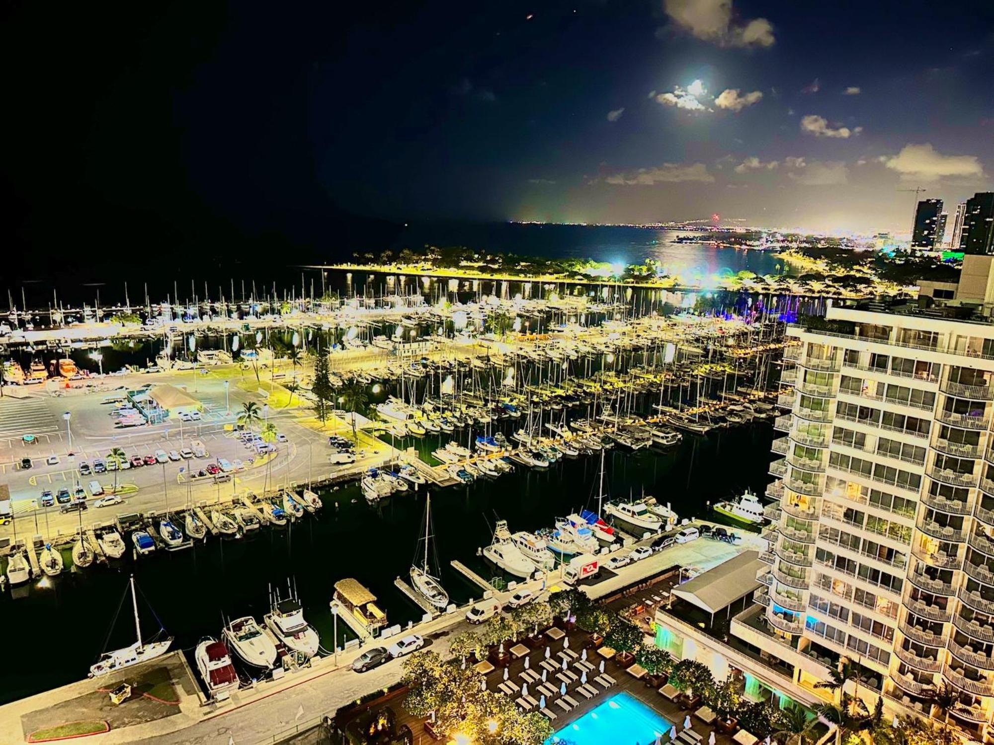 Waikiki Beach Experience! Luxury Oceanview Suite! Honolulu Exterior photo