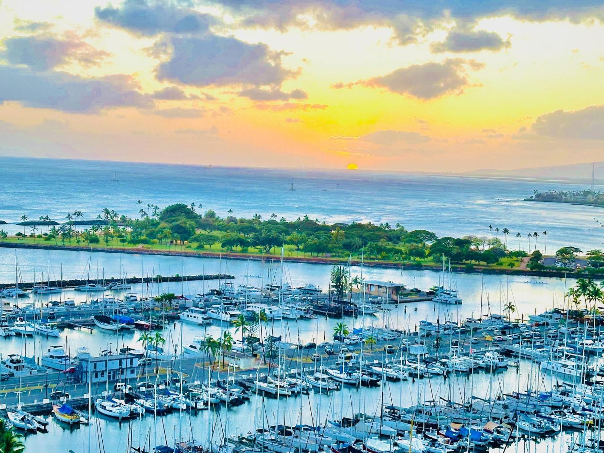 Waikiki Beach Experience! Luxury Oceanview Suite! Honolulu Exterior photo